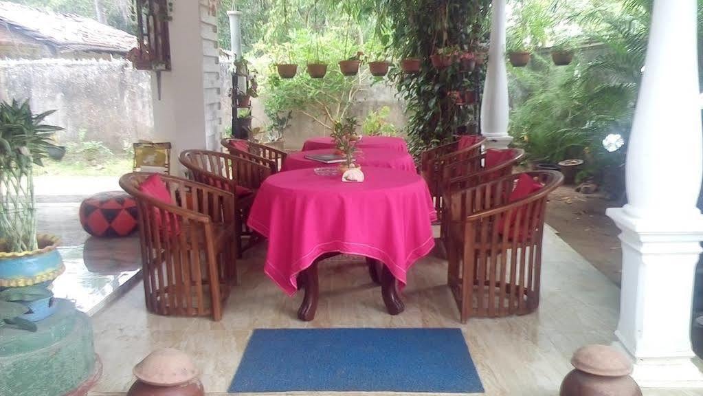 Rock Cascade Tourist Home & Cookery School Polonnaruwa Exterior photo